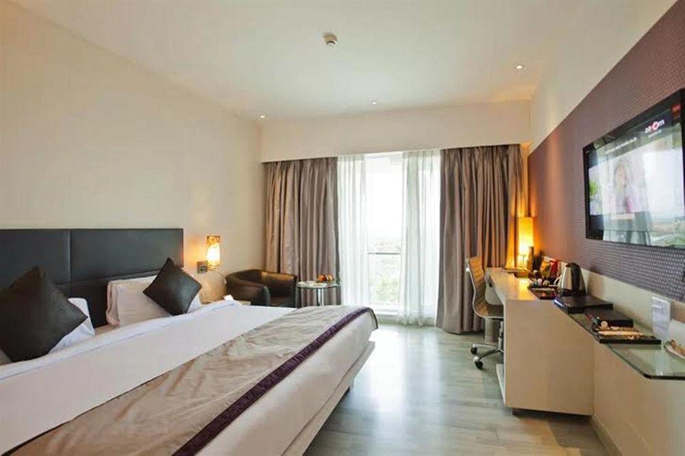 Spree Shivai Hotel Pune Pimpri-Chinchwad Bagian luar foto